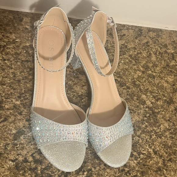 Silver & Rhinestone Block Low Heel Smarty Size 7.5 - Picture 2 of 6